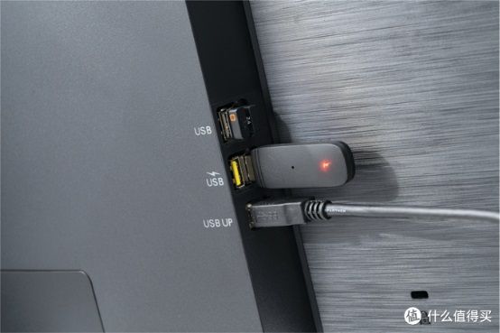打工人進(jìn)階利器：顯示器自帶豐富接口，高效擴(kuò)展不再難！ 圖7
