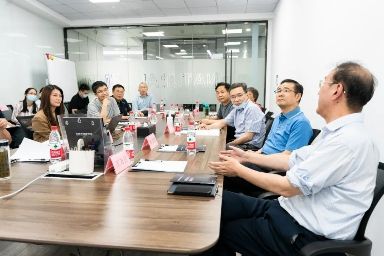 杭州市政府副秘書長(zhǎng)、市政府研究室（參事室）主任馬駿率考察團(tuán)蒞臨相芯科技考察調(diào)研 圖2