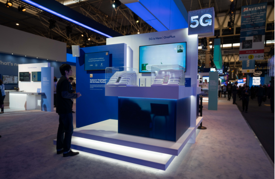 一加手機(jī)攜首款5G手機(jī)亮相MWC2019 帶來5G云游戲體驗(yàn) 圖2
