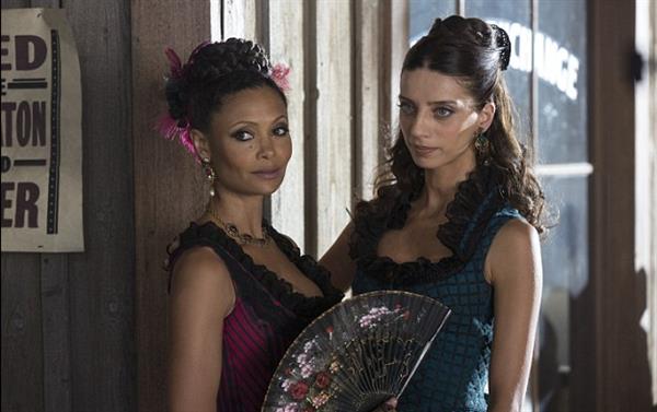Thandie Newton（左）是電視劇《西部世界》的其中一個角色